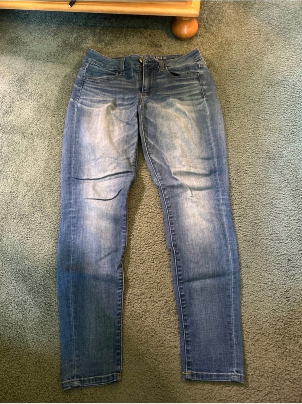 American Eagle Outfitters Women’s Faded Blue Skinny Jeans